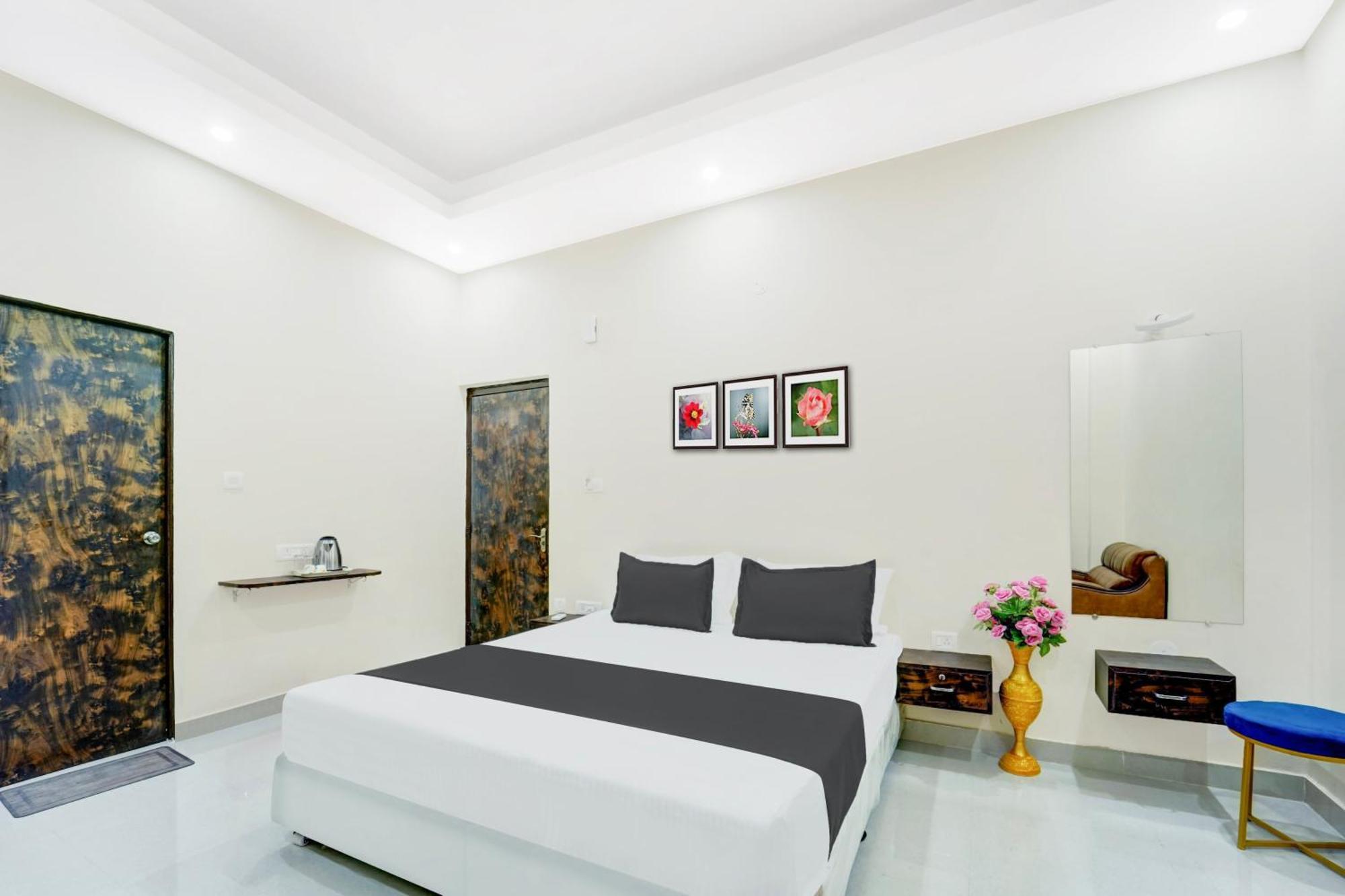 Hotel O The Elegance Resort Danapur Экстерьер фото